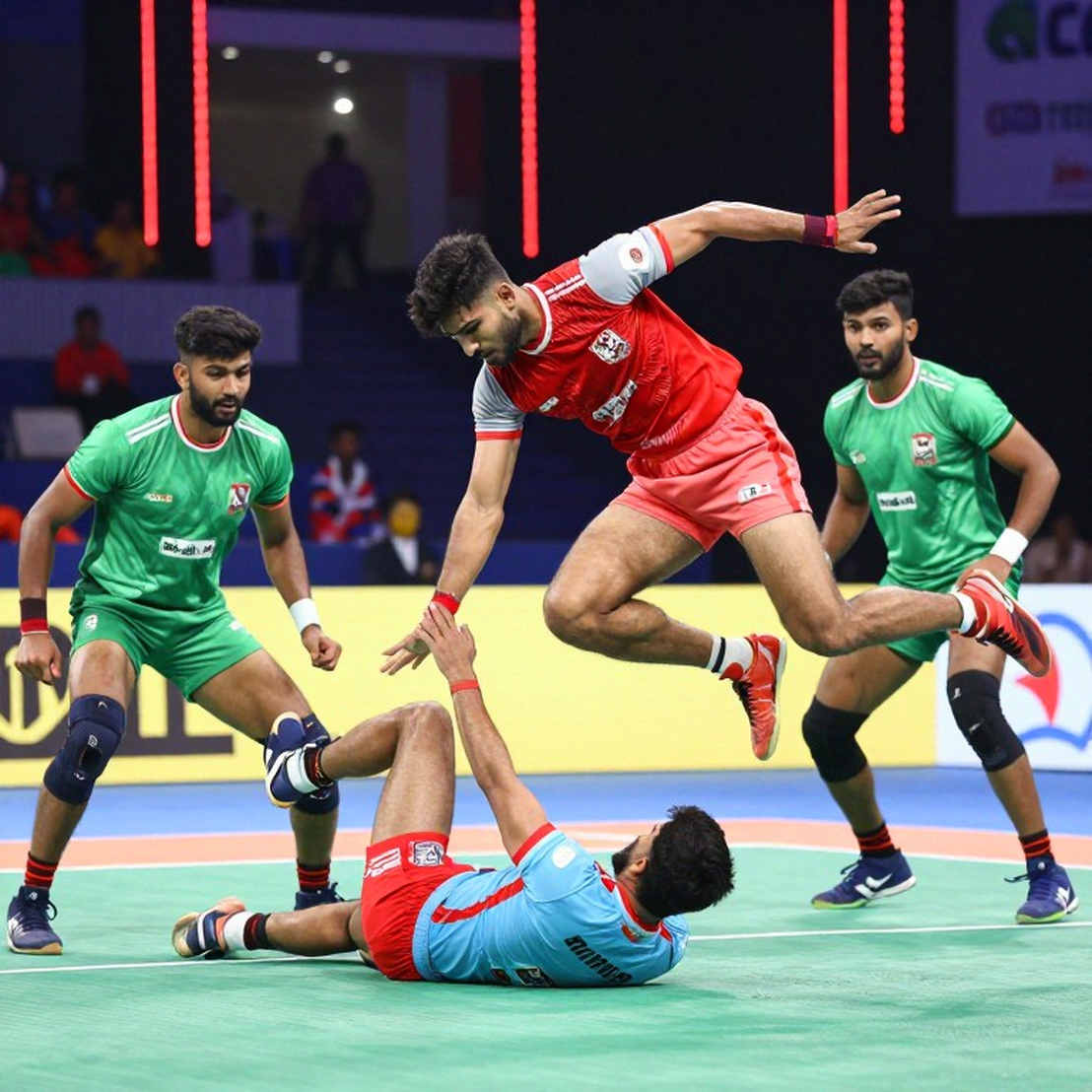 Joe Marsh và Tucker Roberts phản hồi cáo buộc từ Sports Seoul về gánh nặng thương mại của T1 Joe Marsh và Tucker Roberts phản hồi cáo buộc từ Sports Seoul về gánh nặng thương mại của T1