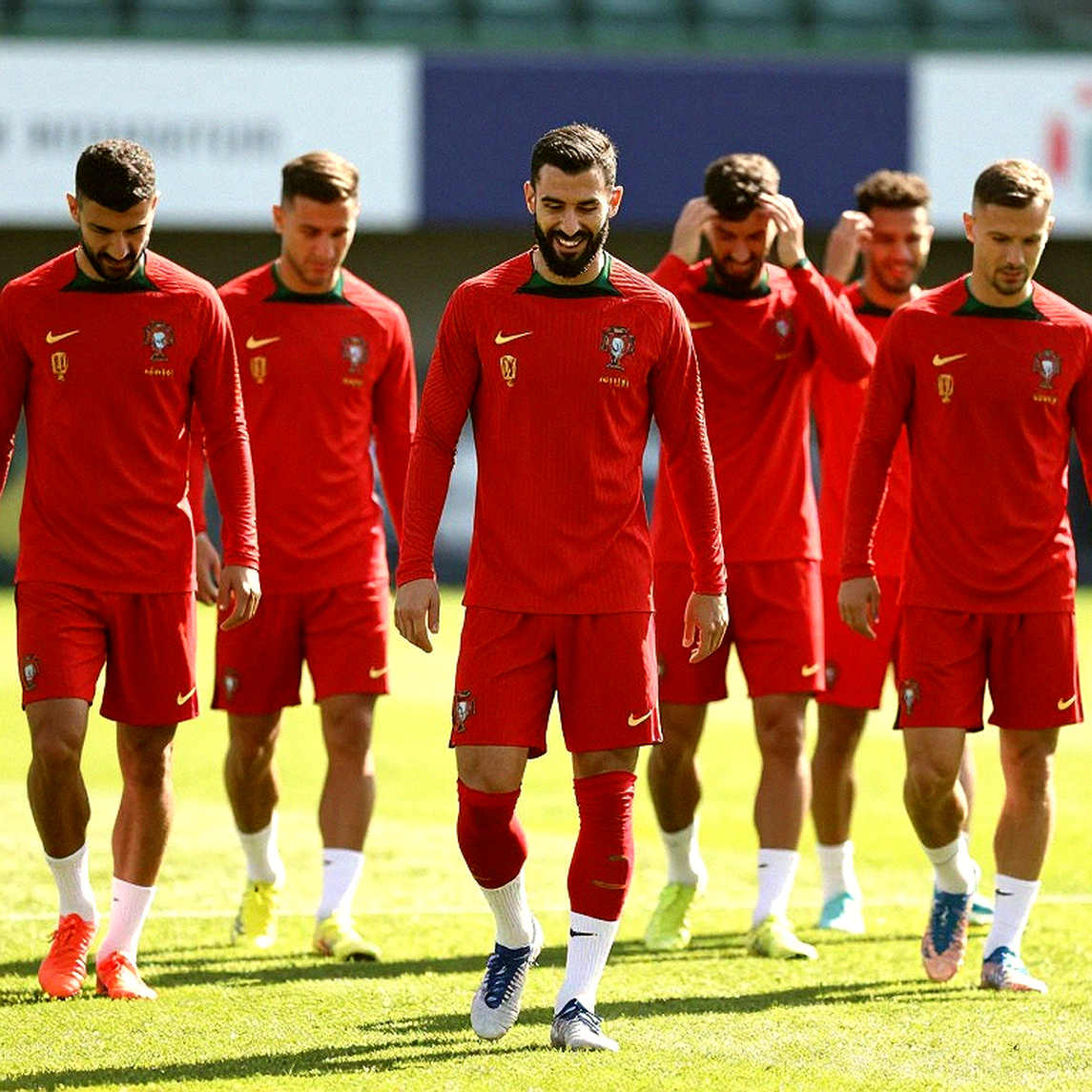 Khi Le Normand bước vào khoảng trống của Eric García: Tây Ban Nha không thay người, họ thay một hệ tư duy Khi Le Normand bước vào khoảng trống của Eric García: Tây Ban Nha không thay người, họ thay một hệ tư duy