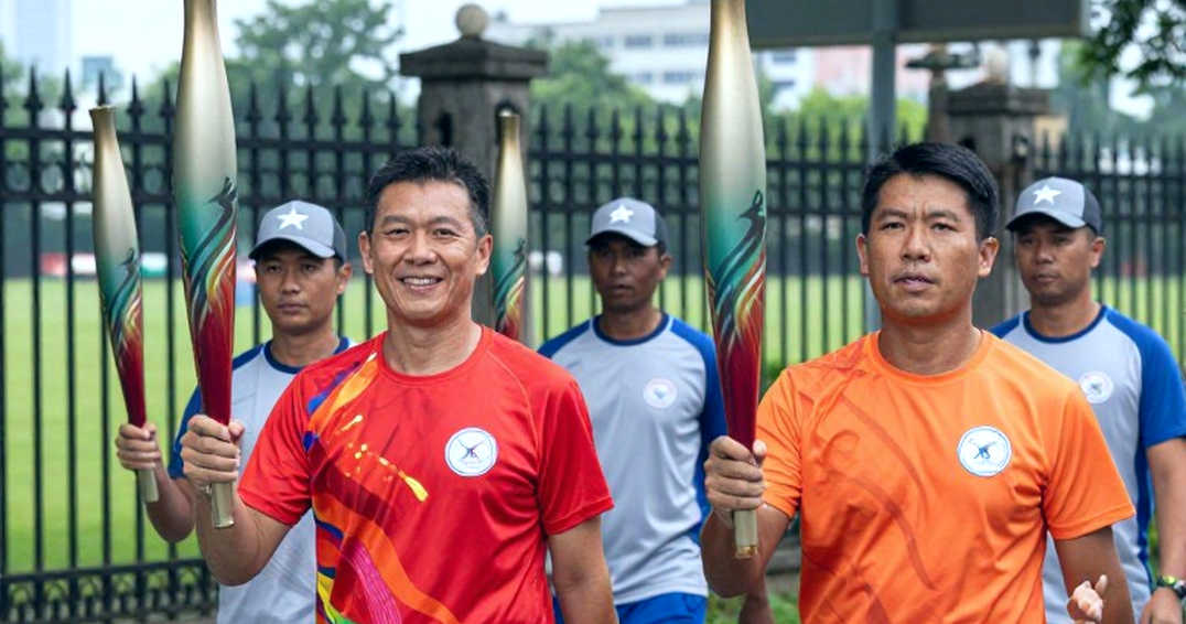 Khi Le Normand bước vào khoảng trống của Eric García: Tây Ban Nha không thay người, họ thay một hệ tư duy Khi Le Normand bước vào khoảng trống của Eric García: Tây Ban Nha không thay người, họ thay một hệ tư duy