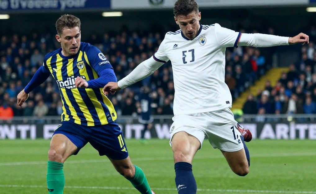 Pumas và bốn khoảng trống giữa dòng: Esteban Solari viết lại bảng mã trước Atlético de San Luis Pumas và bốn khoảng trống giữa dòng: Esteban Solari viết lại bảng mã trước Atlético de San Luis