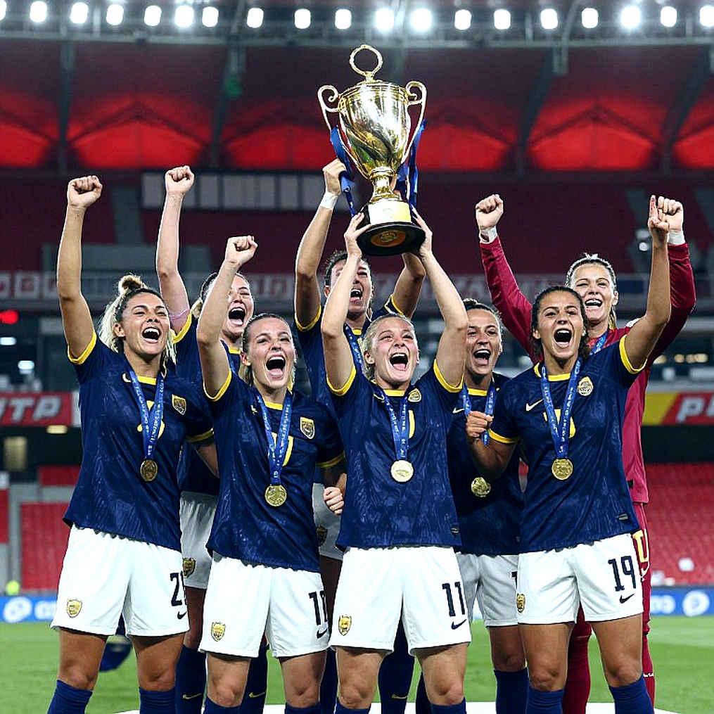 Sổ chi tiêu tháng Giêng và tiếng ồn tháng Sáu: cấu trúc tài chính V.League nhìn từ phòng thay đồ Sổ chi tiêu tháng Giêng và tiếng ồn tháng Sáu: cấu trúc tài chính V.League nhìn từ phòng thay đồ