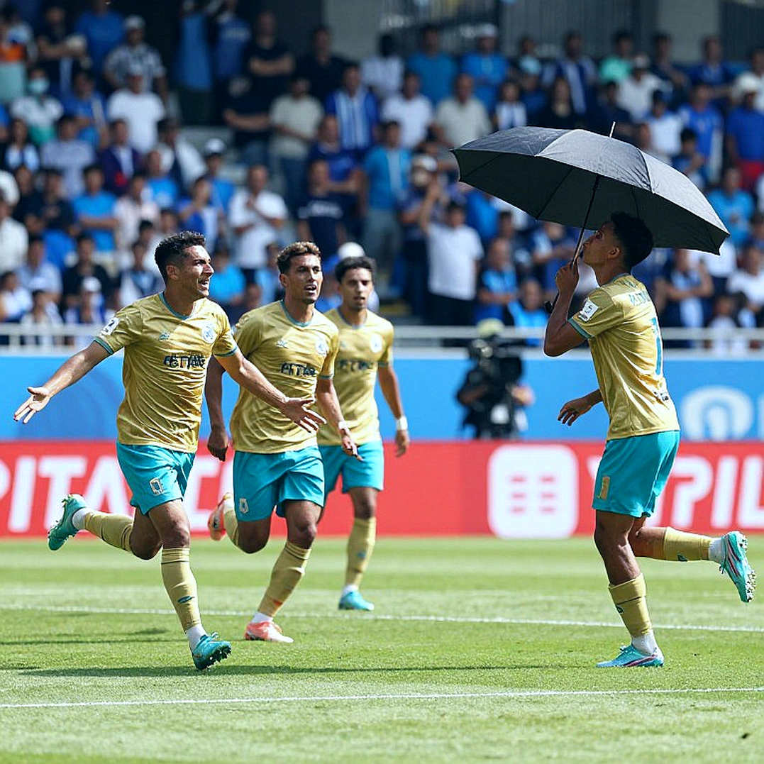 Toluca tiếp Santos Laguna: Bảng xếp hạng nói một đằng, độ cao 2.600 mét có thể nói một nẻo Toluca tiếp Santos Laguna: Bảng xếp hạng nói một đằng, độ cao 2.600 mét có thể nói một nẻo