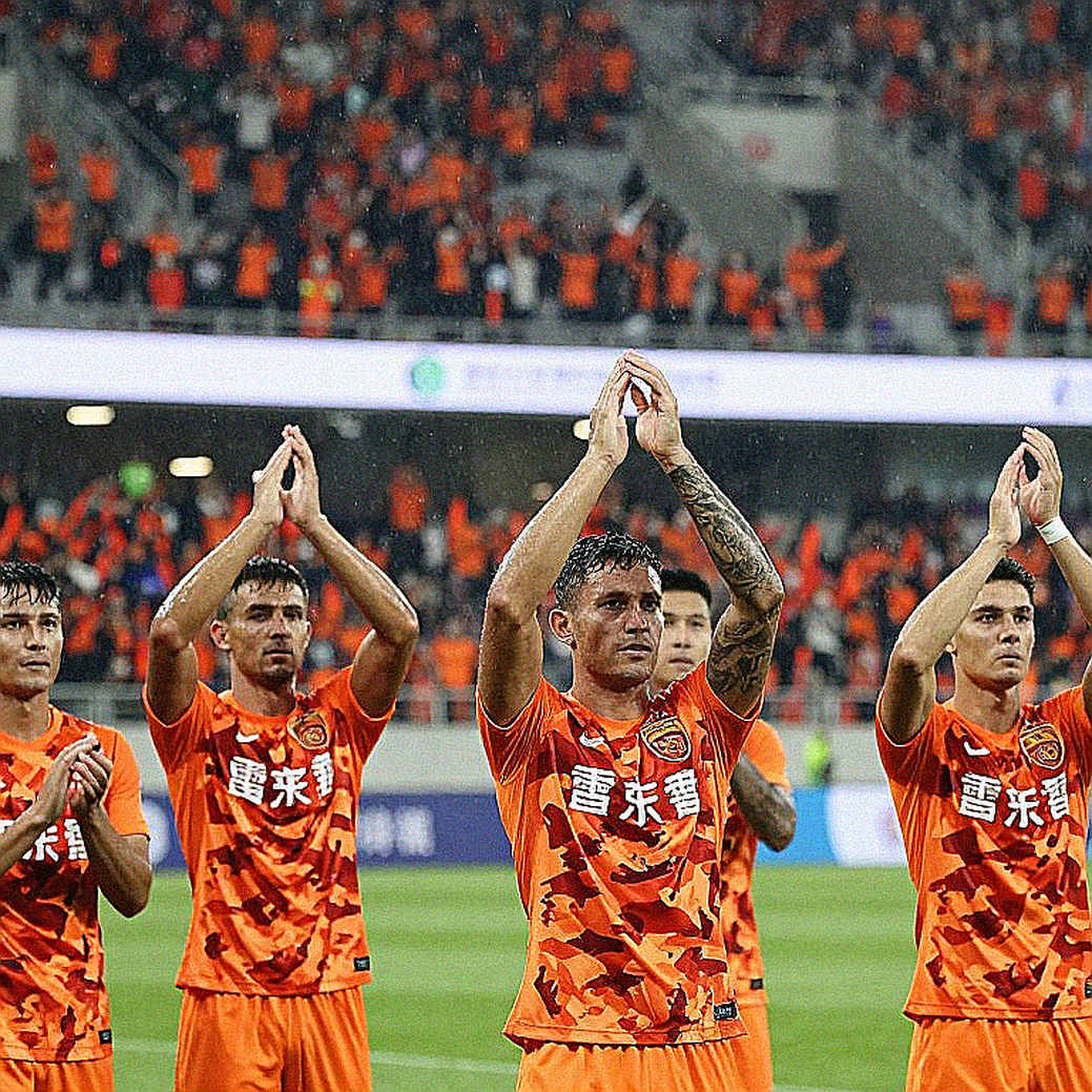 Mắt trọng tài và V.League: mỗi đường kẻ cần một người chịu trách nhiệm