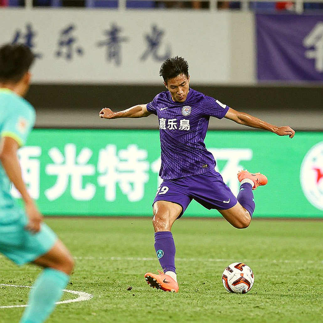 "Dữ liệu mini" trên sóng Nippon TV: Nakamura Keito, Kamada Daichi và cách truyền hình Nhật Bản đóng gói cầu thủ "Dữ liệu mini" trên sóng Nippon TV: Nakamura Keito, Kamada Daichi và cách truyền hình Nhật Bản đóng gói cầu thủ
